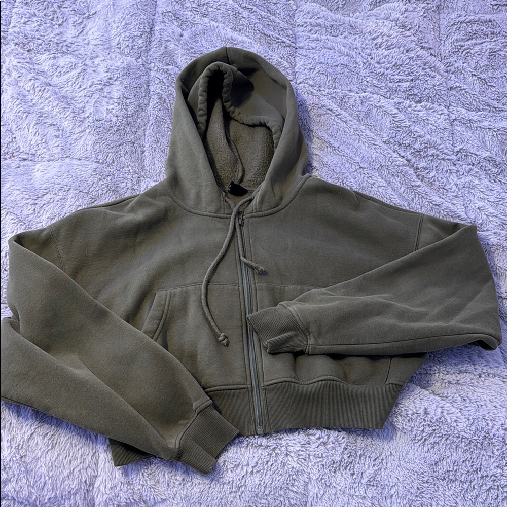 crop zip up